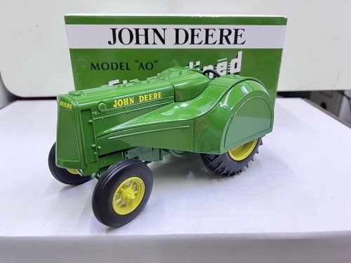 Ertl scale john - 1/16, deere