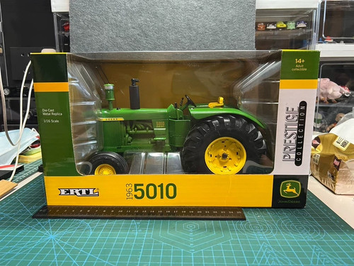 Ertl john deere 5010 - deere,