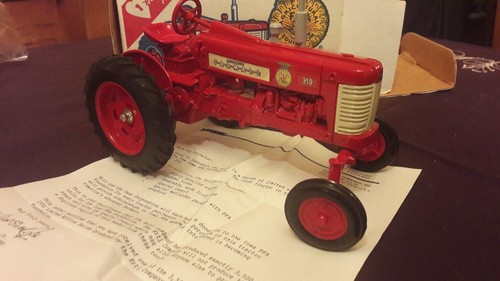 Ertl farmall 350 tractor - ertl,
